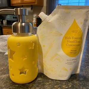 Method kids foaming hand soap with glass dispenser